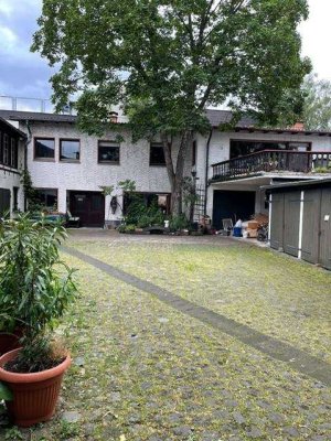 Renoviertes Hof-Haus im ,Brunnenhof"  Zentrale Lage von Neuwied-Stadt zu vermieten
