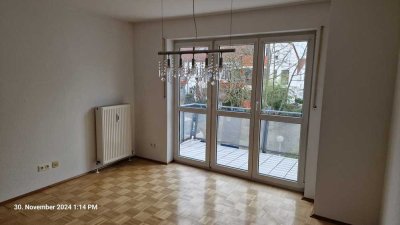 Stilvolle 2-Zimmer-Wohnung mit gehobener Innenausstattung, neuer Einbauküche und Balkon in Stutensee