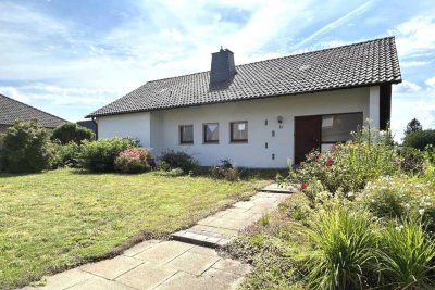 Bungalow in Füssenich mit Sonnenterrasse und Garten in Seenähe