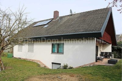 Charmantes Ein- Zweifamilienhaus mit großzügigem Garten in Eckental