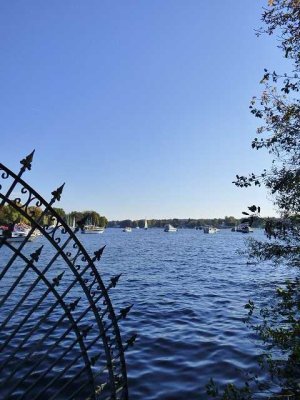 Ansprechende Dachgeschosswohnung mit Balkon in Wald- und Wassernähe