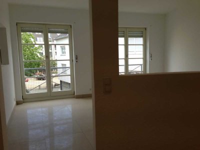 Exklusive,renovierte 3-Zimmer-Wohnung mit toller Innenausstattung, Balkon und EBK