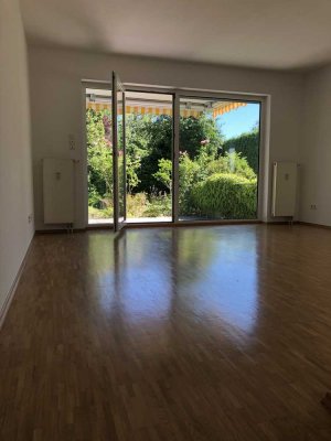 Exklusive, vollständig renovierte 3-Zimmer-Terrassenwohnung mit Balkon, Terrasse und EBK in Bonn