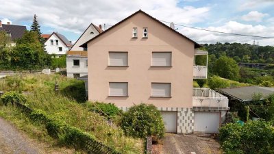 Geräumiges 2 Familien-Haus in Wbd.-Biebrich, großzügiges Grundstück, Sanierungsbedarf!