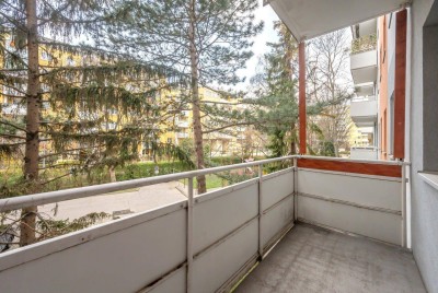 ++NEU++ Sanierungsbedürftige 4 Zimmer Wohnung inkl. Balkon! ++