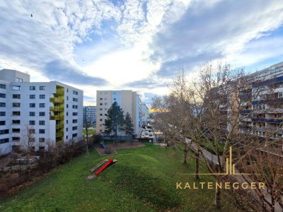 3-Zimmer-Wohnung mit Loggia nahe der U-Bahn-Linie 1