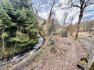 Idyllisches Anwesen direkt an einer Bach (mit Wasserrecht)  mit Teich