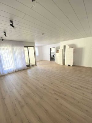 HELLE 3-ZIMMER WHG INMITTEN DER ALTSTADT | BALKON | EBK