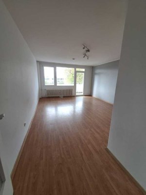 1 Raum Wohnung mit Balkon in ruhiger Lage