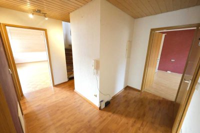 Haus im Haus – attraktive 5-Zimmer-DG-Maisonette-Wohnung nähe Blüba und Klinikum