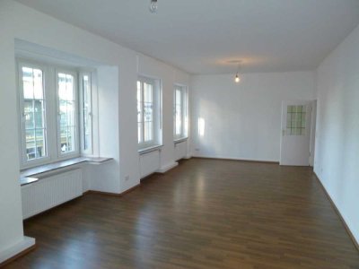 Großzügige Wohnung an der Fußgängerzone