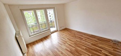 MEGA =》ZSCHOPAUERSTR. 145 / 2 ZI OASE, BALKON, EINBAUKÜCHE, TAGESLICHTBAD !!