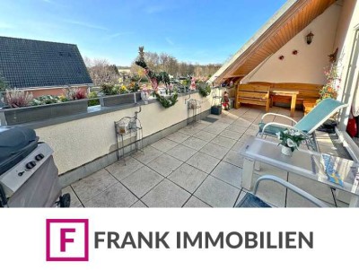 FRANK IMMOBILIEN - Dachgeschosswohnung für großzügige Ansprüche