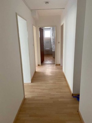 Günstige 2-Zimmer-Wohnung in Burgen