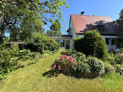 ** Freistehend! Ein Familien-Traum **  970 qm Grundstück ** große Dachterrasse ** Garage ** Carport