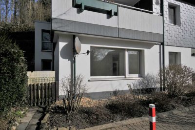 Vollständig renovierte 3-Raum-Wohnung mit Terrasse in Velbert