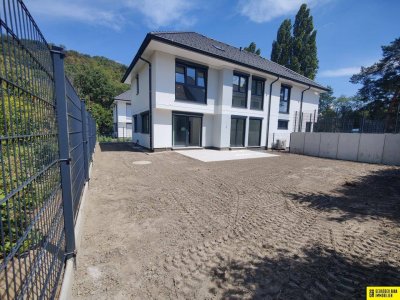 EIGENGRUND letzte Doppelhaushälfte - Wohnkeller - 2 KFZ Stellplätze - Garten