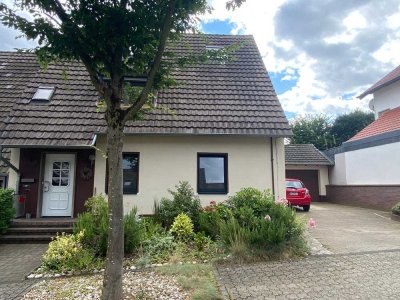 Sanierte Erdgeschosswohnung mit großem Garten Alleinnutzung + Garage