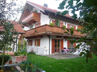 Mü-SO Brunnthal S7 - 3 1/2 Zi-Landhaus Maisonette-Whg. (OG+DG) in DHH + 2 Balkone und Gartenanteil