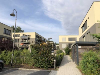 Schöne 4 Zimmer Wohnung mit direktem Seeblick. 2 Bäder. Nahe bei Berlin. Zweitbezug