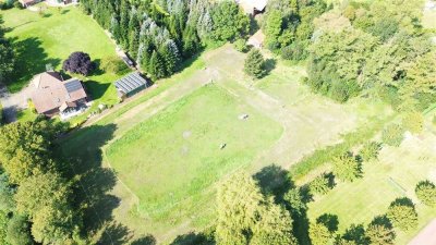 Großzügiges ehemaliges Bauernhaus mit angrenzender Scheune und Wiese, Pferdehaltung möglich!