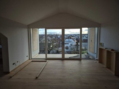 Stilvolle 3,5-Raum-Dachgeschosswohnung mit gehobener Innenausstattung mit Balkon in Waldbronn