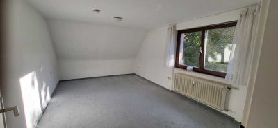 **Schönes WG-Zimmer**  WG in zentral gelegener 3-Zimmer-Wohnung