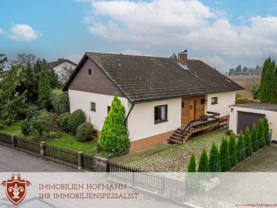 *** Gepflegter Bungalow in Randlage mit viel Platz und großem Garten ***