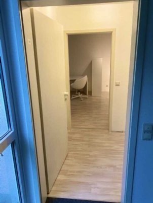 Sanierte Wohnung mit einem Zimmer sowie Balkon und Einbauküche in Fürth