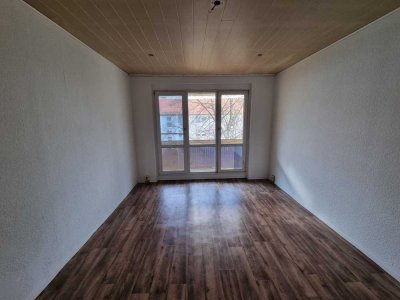 Günstige, hübsche 3 Zimmer Wohnung mit Balkon