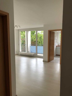 2 Zimmer Wohnung in ruhiger Lage mit Balkon und TG-Stellplatz