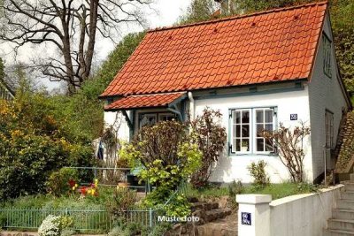 Freistehendes Einfamilienhaus mit Garten