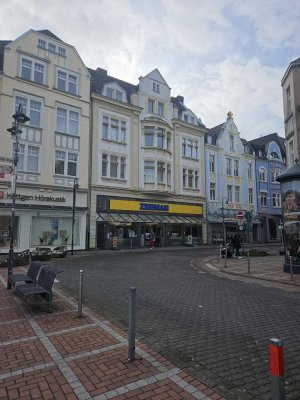 Renovierte 4-Zimmer-Wohnung mit Einbauküche in Top-Lage - Leverkusen Wiesdorf, Hauptstraße 67