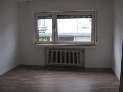 Kernsanierte und Moderene 2-Raum-Wohnung mit Balkon in Leverkusen