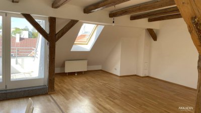 Dachgeschosswohnung mit historischem Flair und Terrasse direkt am Schrannenplatz