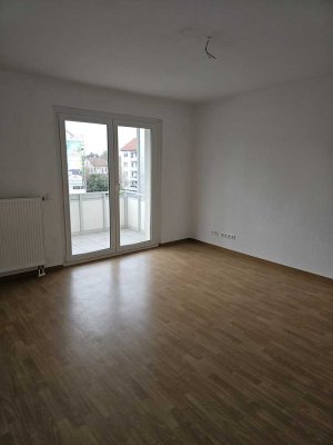 Renovierte 2 Zimmer-Wohnung mit Balkon im 2. OG