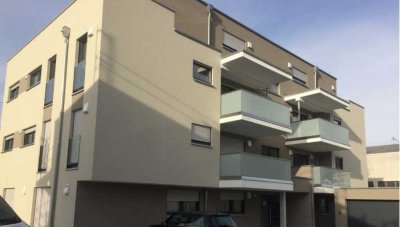 Exklusive, hochwertige 4-Zimmer-Wohnung mit Balkon und Einbauküche in Untergruppenbach