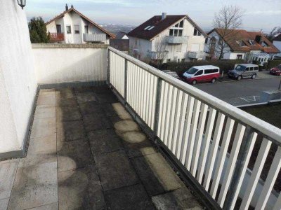 Schön geschnittene Wohnung in guter, ruhiger Lage mit großen Balkon