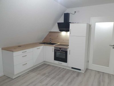 2,5 Zimmer Wohnung DG wie Neubau 1. Bezug