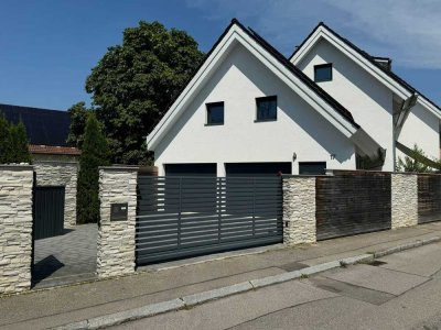 Neuwertige Doppelhaushälfte mit Doppelgarage in Windach