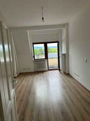 Sanierte 2-Raum-Wohnung mit Balkon in Neuwied