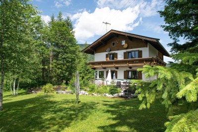 Baugrundstück mit Altbestand in sehr schöner, ruhiger Sonnenlage