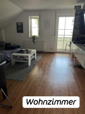 2-Zimmer-Dachgeschosswohnung mit Balkon in Langenmosen zu verkaufen!