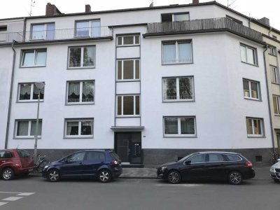 großzügige Wohnung für Einzelperson oder 2 Personen / WG -  3Z. K.D. Bad 2 große Balkone