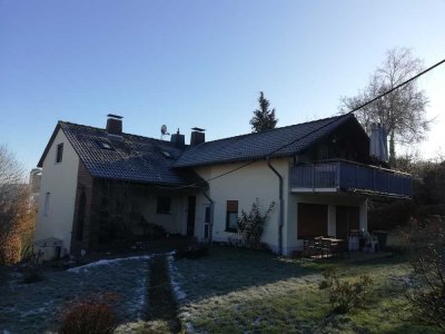 Schöne 4-Zimmer-DG-Wohnung mit Balkon in Marburg