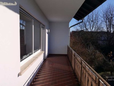 3-Zimmer-Wohnung im 1. OG mit Balkon, Gartenanteil und Garage - 74889 Sinsheim (nahe Innenstadt)