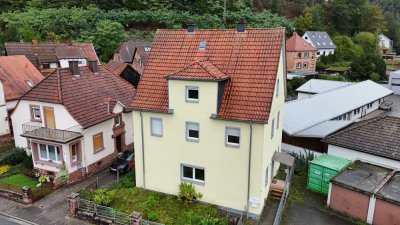 Geräumiges, preiswertes 8-Zimmer-Haus in Hinterweidenthal