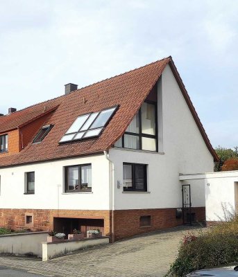 Komfortable Dachgeschosswohnung mit Wintergarten