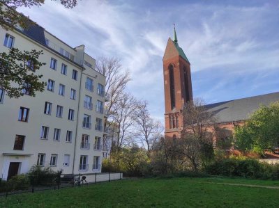 Wohnen im Grünen: Gemütliche 3-Zimmer-Altbauwohnung in Fahrradstraße