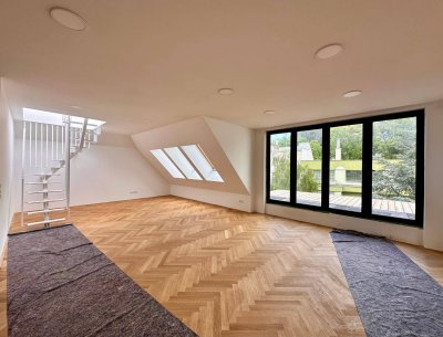 Wirklich sehenswert! Ruhige gartenseitige 181 m² Dachgeschoßwohnung auf einer Ebene mit Terrasse auf Wohnebene+100 m² Gründachterrasse